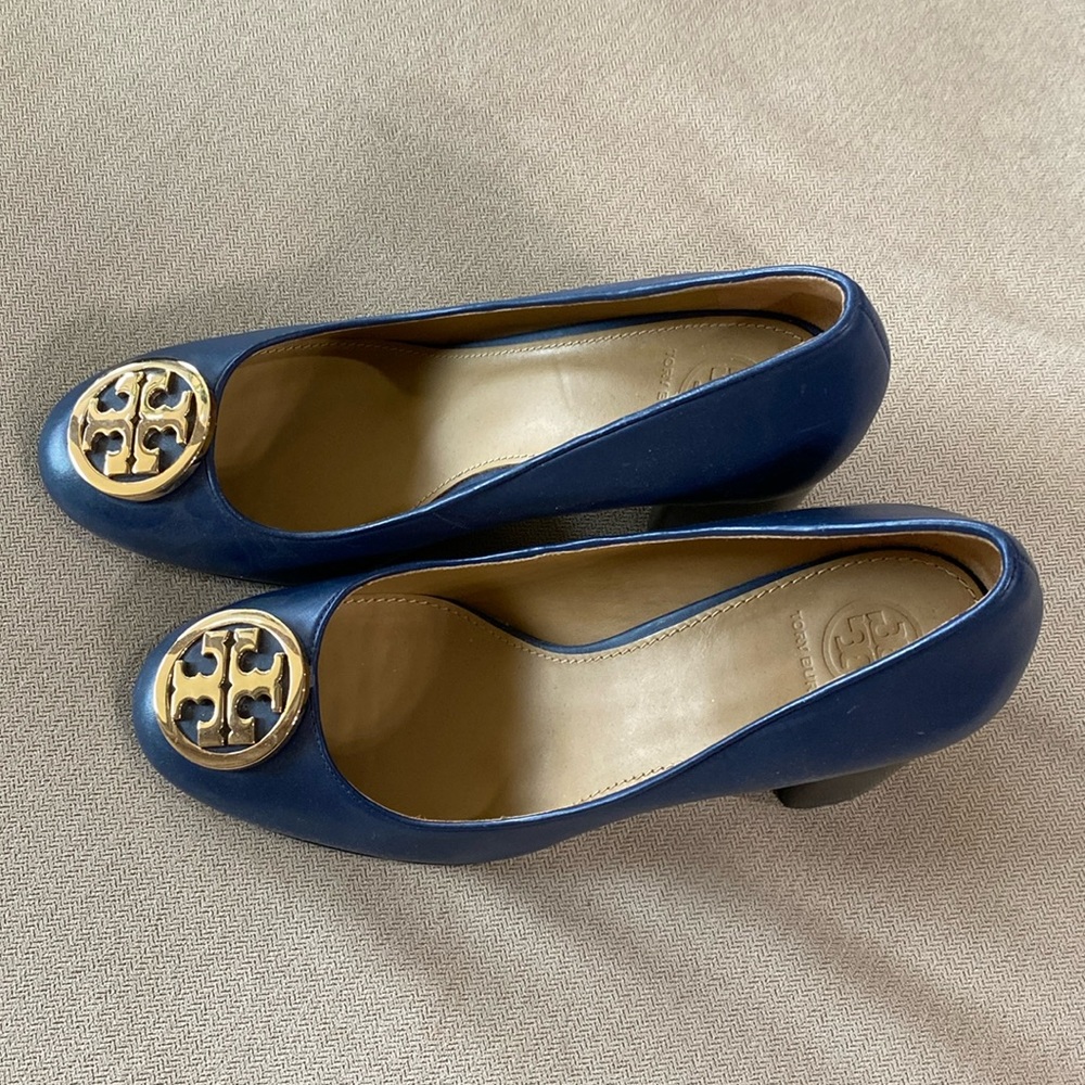 Tory Burch navy pumps Size 7.5